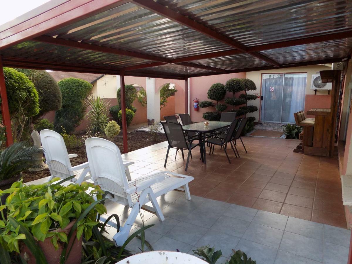 Joezebel Guesthouse Mogwase Екстериор снимка
