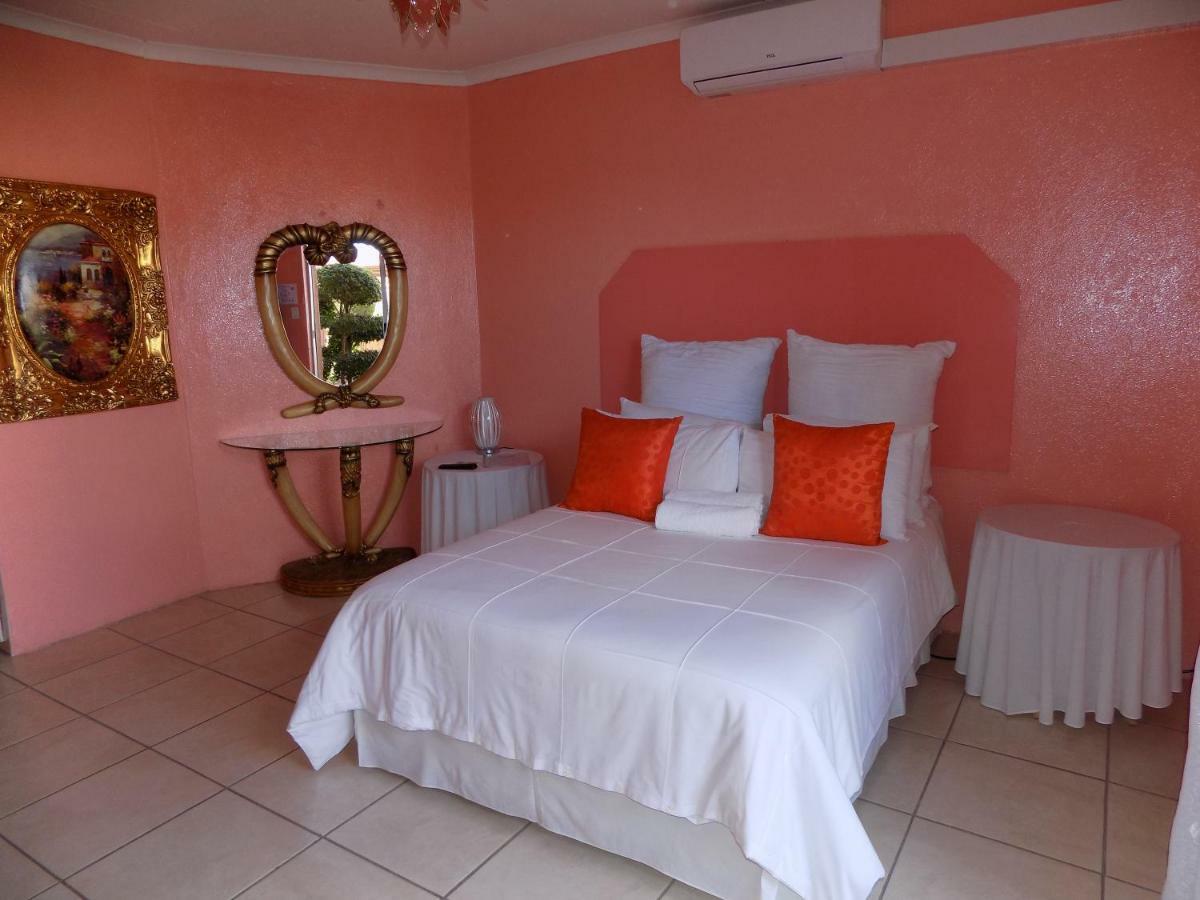 Joezebel Guesthouse Mogwase Екстериор снимка