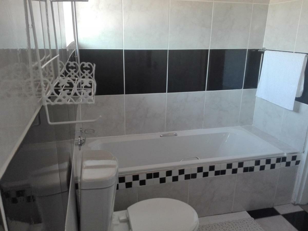 Joezebel Guesthouse Mogwase Екстериор снимка