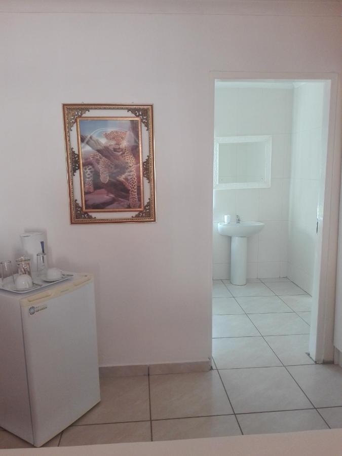 Joezebel Guesthouse Mogwase Екстериор снимка